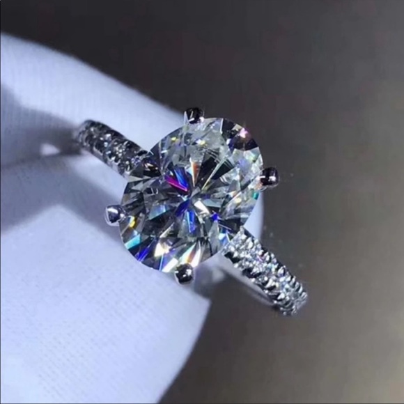 OVAL CUT 5 CT 925 STERLING SILVER DIAMOND RING,CUTE RING, SHINY RING. - Picture 2 of 5